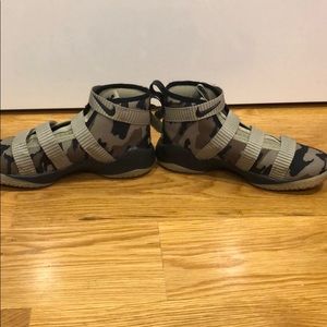 Nike LeBron 11 camo used good quality no box